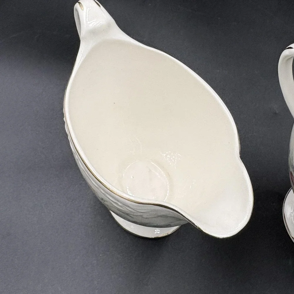 Homer Laughlin Eggshell Georgian Creamer & Sugar Bowl w/Lid-Gold Trim EUC